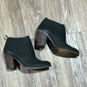 Lucky Brand Ehllen western bootie heels black 8.5
